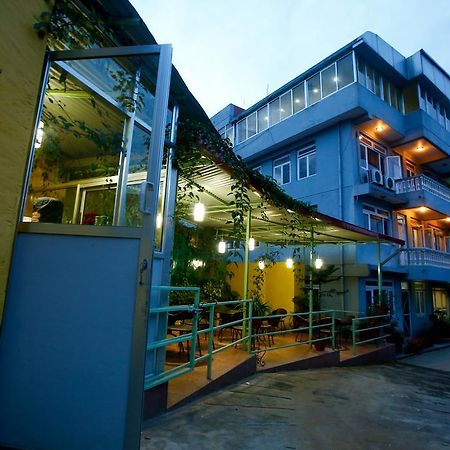 Hotel Nandini Катманду Экстерьер фото