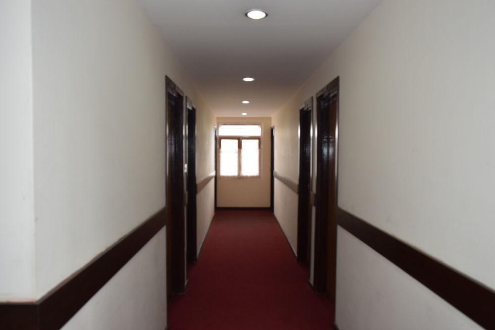 Hotel Nandini Катманду Экстерьер фото