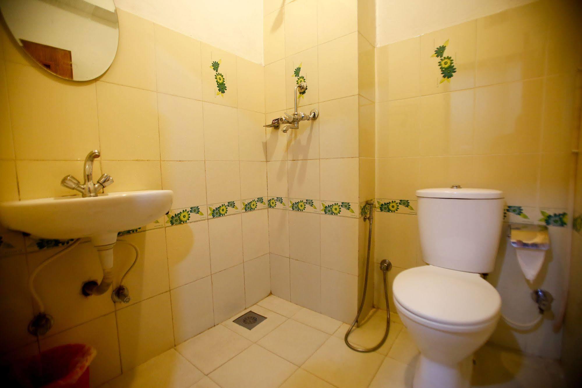 Hotel Nandini Катманду Экстерьер фото