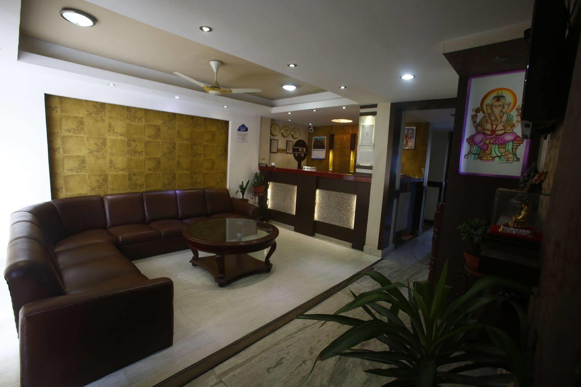 Hotel Nandini Катманду Экстерьер фото